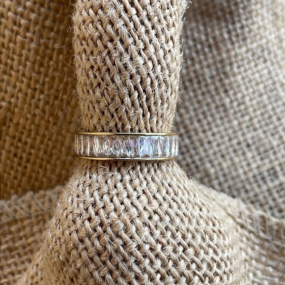 Cubic Zirconia Ring Jewelry Exquisite Wedding Engagement Band Gold Plated Sz 7 - Picture 3 of 14